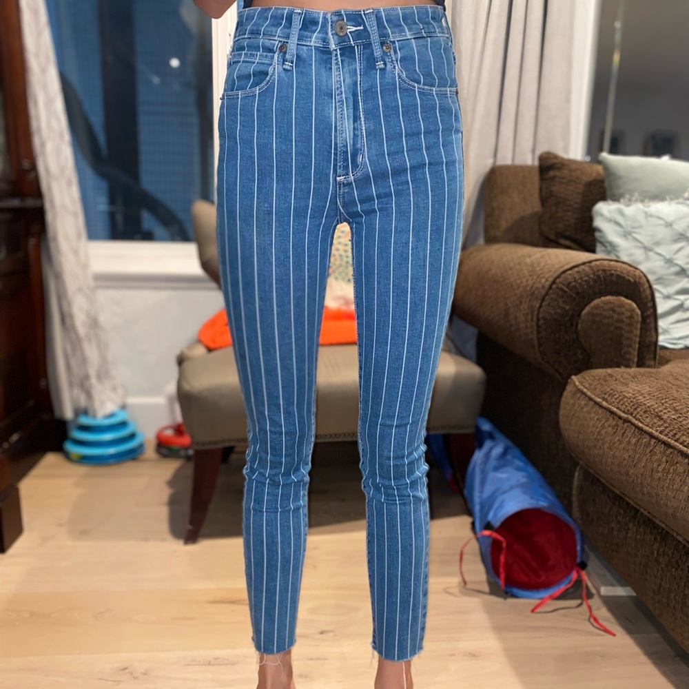 Abercrombie vertical striped skinny jeans; size 25
